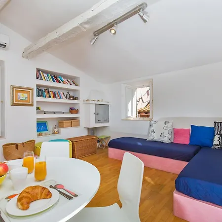 Arty In The Heart Of By Irundo Appartement *