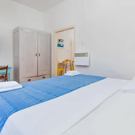 Arty In The Heart Of By Irundo * דוברובניק