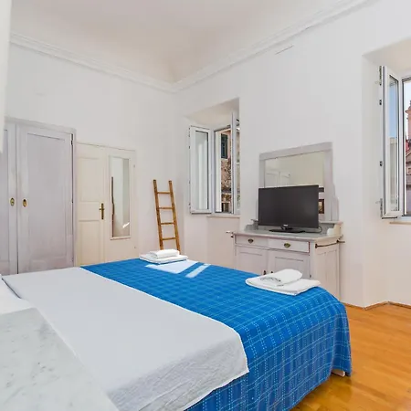 Appartamento Arty In The Heart Of By Irundo Ragusa