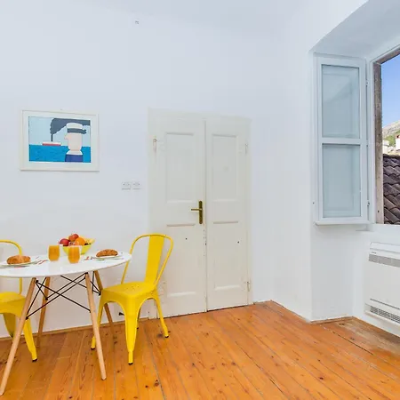 Arty In The Heart Of By Irundo דוברובניק