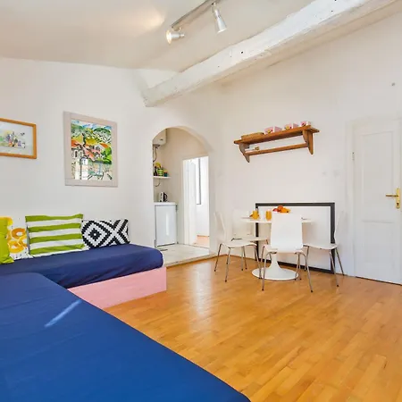 Arty In The Heart Of By Irundo *