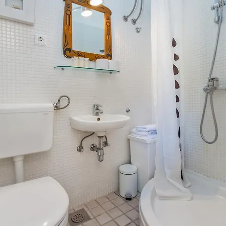 Arty In The Heart Of By Irundo